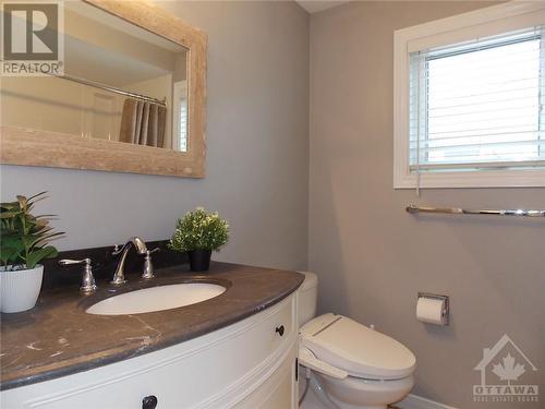 1651 Teakdale Avenue, Ottawa, ON - Indoor Photo Showing Bathroom