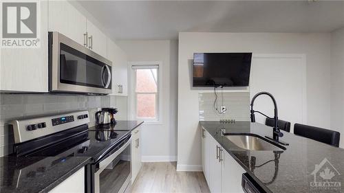 308-312 Somerset Street E, Ottawa, ON - Indoor Photo Showing Kitchen With Upgraded Kitchen