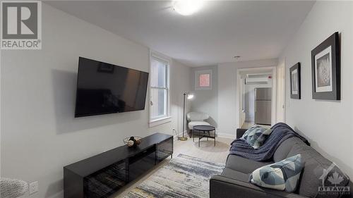 308-312 Somerset Street E, Ottawa, ON - Indoor Photo Showing Living Room