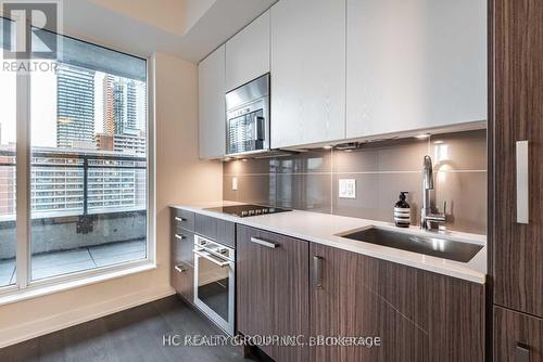 1602 - 17 Dundonald Street, Toronto, ON - Indoor Photo Showing Kitchen With Upgraded Kitchen