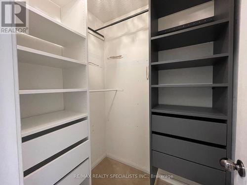 1651 Gowling Terrace, Milton, ON - Indoor With Storage