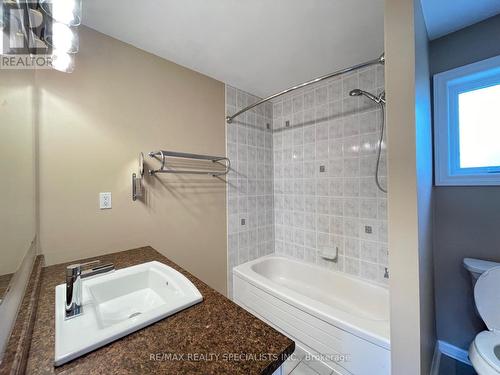 1651 Gowling Terrace, Milton, ON - Indoor Photo Showing Bathroom