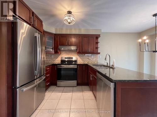 1651 Gowling Terrace, Milton, ON - Indoor Photo Showing Kitchen With Double Sink