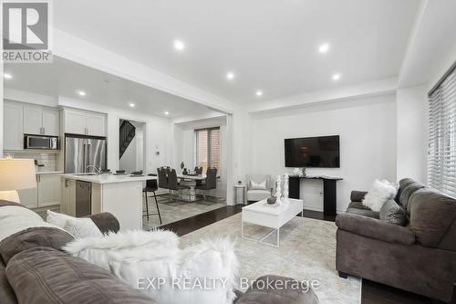 12 Bayonne Drive, Hamilton, ON - Indoor Photo Showing Living Room