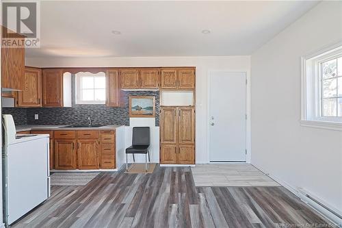 203 Main Street, Minto, NB - Indoor Photo Showing Kitchen