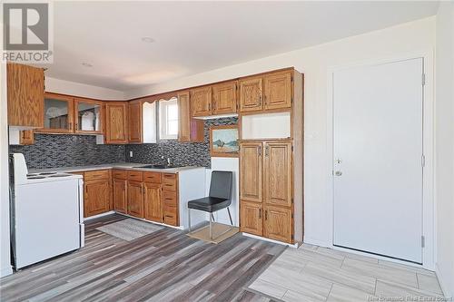 203 Main Street, Minto, NB - Indoor Photo Showing Kitchen