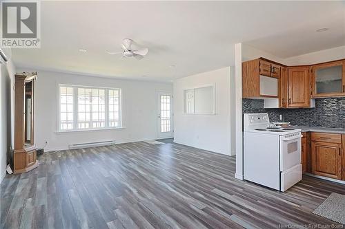 203 Main Street, Minto, NB - Indoor Photo Showing Kitchen