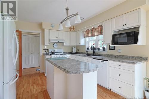 18 Driftwood Bye Road, Upper Kingsclear, NB - Indoor Photo Showing Kitchen