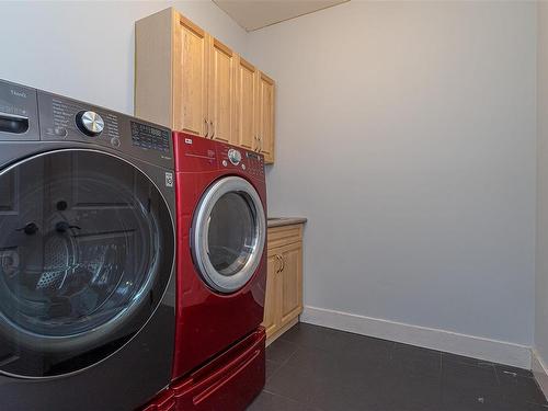 1009 Arngask Ave, Langford, BC - Indoor Photo Showing Laundry Room