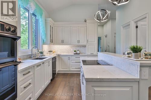 1427 10Th Sideroad, New Tecumseth, ON - Indoor Photo Showing Kitchen With Upgraded Kitchen