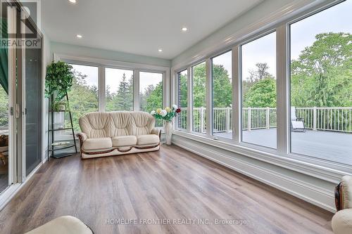 1427 10Th Sideroad, New Tecumseth, ON - Indoor Photo Showing Living Room