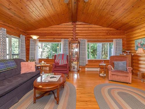 4348 Brentview Dr, Cowichan Bay, BC - Indoor Photo Showing Living Room
