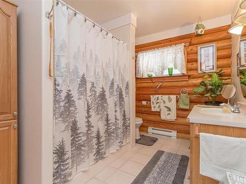 4348 Brentview Dr, Cowichan Bay, BC - Indoor Photo Showing Bathroom