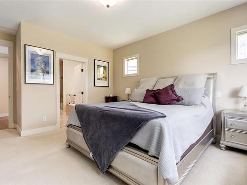 513 Schubert Pl, Ladysmith, BC - Indoor Photo Showing Bedroom