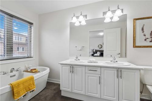 12 Bayonne Drive, Hamilton, ON - Indoor Photo Showing Bathroom