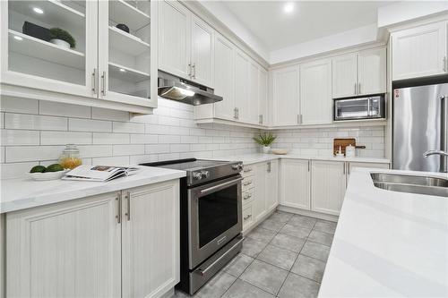 12 Bayonne Drive, Hamilton, ON - Indoor Photo Showing Kitchen With Double Sink With Upgraded Kitchen