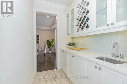 59 Frederick Pearson Street, East Gwillimbury, ON - Indoor Photo Showing Kitchen