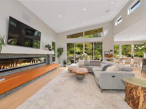 5030 West Saanich Rd, Saanich, BC - Indoor Photo Showing Living Room With Fireplace