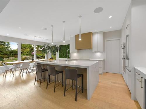 5030 West Saanich Rd, Saanich, BC - Indoor Photo Showing Kitchen With Upgraded Kitchen