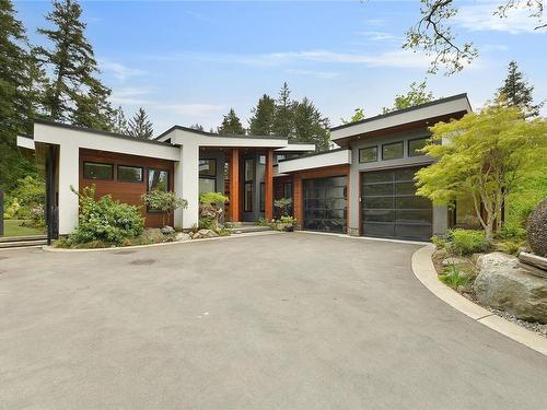 5030 West Saanich Rd, Saanich, BC - Outdoor With Facade