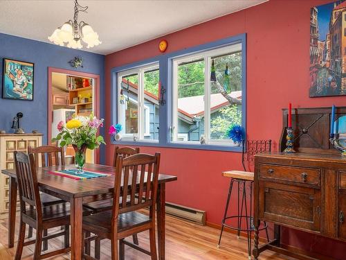 694 Dogwood Cres, Gabriola Island, BC - Indoor Photo Showing Dining Room