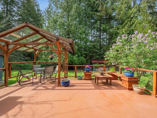 694 Dogwood Cres, Gabriola Island, BC - Outdoor With Deck Patio Veranda