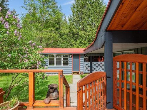 694 Dogwood Cres, Gabriola Island, BC - Outdoor With Exterior