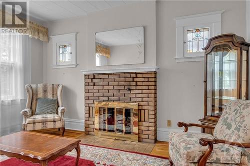 266 Sunnyside Avenue, Ottawa, ON - Indoor Photo Showing Living Room With Fireplace