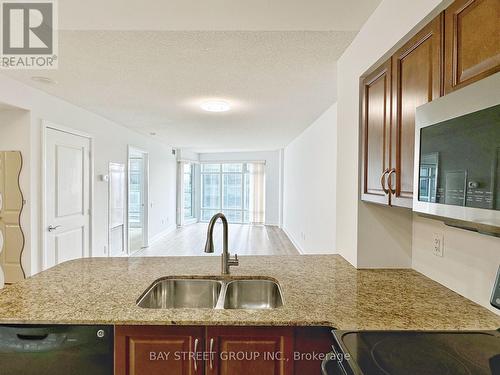 1406 - 2181 Yonge Street, Toronto, ON - Indoor Photo Showing Kitchen With Double Sink