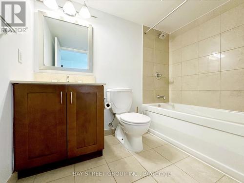 1406 - 2181 Yonge Street, Toronto, ON - Indoor Photo Showing Bathroom