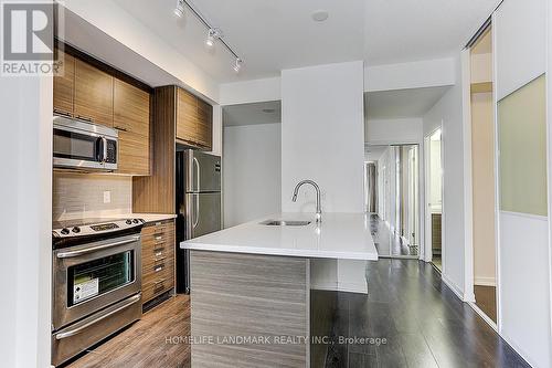 907 - 66 Forest Manor Road, Toronto, ON - Indoor Photo Showing Kitchen With Stainless Steel Kitchen With Upgraded Kitchen
