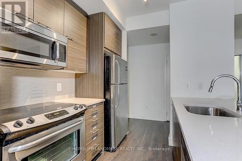 907 - 66 Forest Manor Road, Toronto, ON - Indoor Photo Showing Kitchen With Stainless Steel Kitchen With Upgraded Kitchen