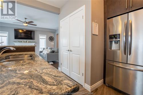 125 Morning Glory Lane, Chatham, ON - Indoor Photo Showing Kitchen With Double Sink