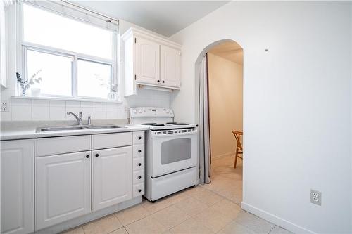 23 Main Street|Unit #603, Hamilton, ON - Indoor Photo Showing Kitchen With Double Sink