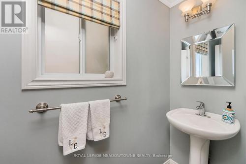 10 Costigan Court, Halton Hills, ON - Indoor Photo Showing Bathroom