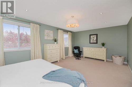 10 Costigan Court, Halton Hills, ON - Indoor Photo Showing Bedroom