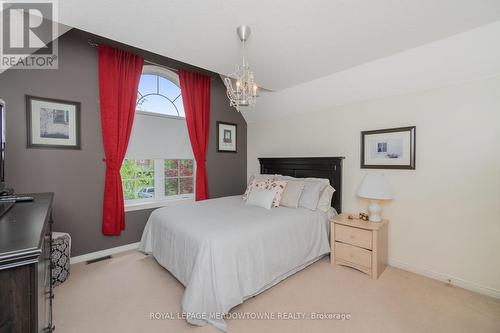 10 Costigan Court, Halton Hills, ON - Indoor Photo Showing Bedroom