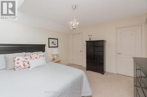 10 Costigan Court, Halton Hills, ON - Indoor Photo Showing Bedroom