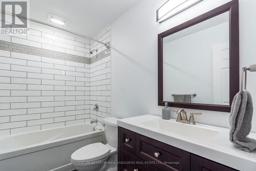 10 - 161 Bay Street, Quinte West, ON - Indoor Photo Showing Bathroom