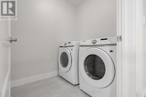 28 - 7966 Fallon Drive, Lucan Biddulph, ON - Indoor Photo Showing Laundry Room