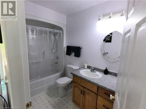 35 Bryant Street, Oliphant, ON - Indoor Photo Showing Bathroom