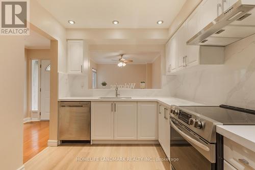 62 Carl Shepway Way, Toronto, ON - Indoor Photo Showing Kitchen
