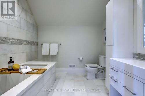 520 Gladwyne Court, Mississauga, ON - Indoor Photo Showing Bathroom