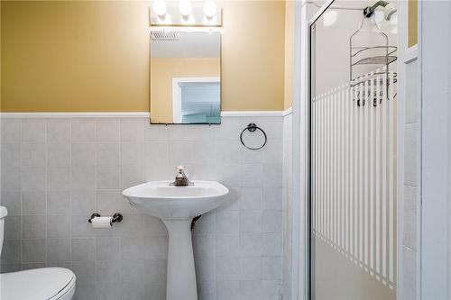 24 Bosna Court, Hamilton, ON - Indoor Photo Showing Bathroom