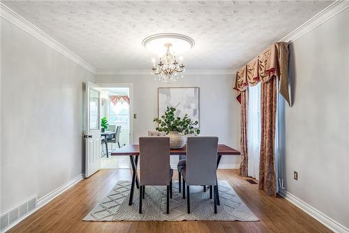 24 Bosna Court, Hamilton, ON - Indoor Photo Showing Dining Room