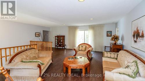 3711 Brunel Road, Lake Of Bays, ON - Indoor Photo Showing Living Room