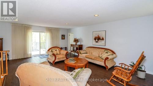3711 Brunel Road, Lake Of Bays, ON - Indoor Photo Showing Living Room
