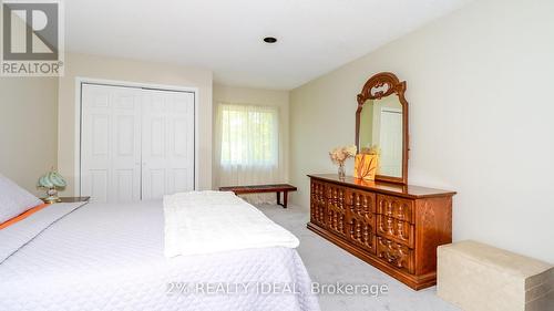 3711 Brunel Road, Lake Of Bays, ON - Indoor Photo Showing Bedroom