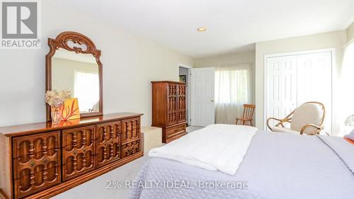 3711 Brunel Road, Lake Of Bays, ON - Indoor Photo Showing Bedroom