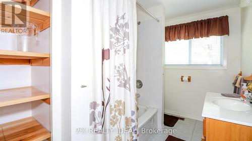 3711 Brunel Road, Lake Of Bays, ON - Indoor Photo Showing Bathroom